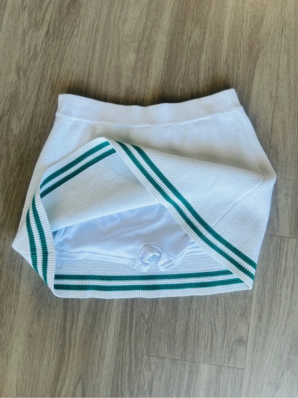 ALO Yoga Tennis Club Knit Skirt White Skirt with Spruce Green Small